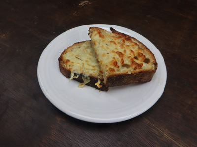 roasted-garlic-head-bread